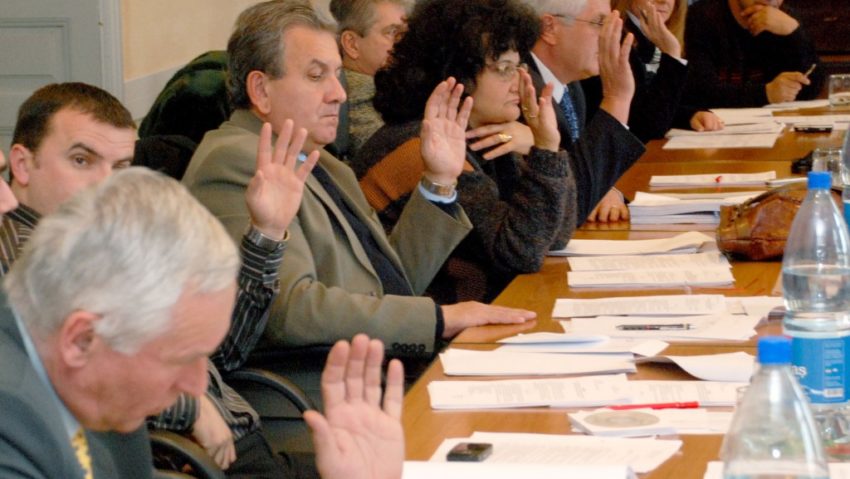 Consilierii lugojeni vor susţine astăzi şedinţa lunii iulie Consilierii lugojeni vor susţine astăzi şedinţa lunii iulie