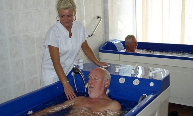 Alţi pensionari pleacă la băi Alţi pensionari pleacă la băi