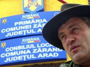 Primarul comunei Zărand, suspendat din funcţie