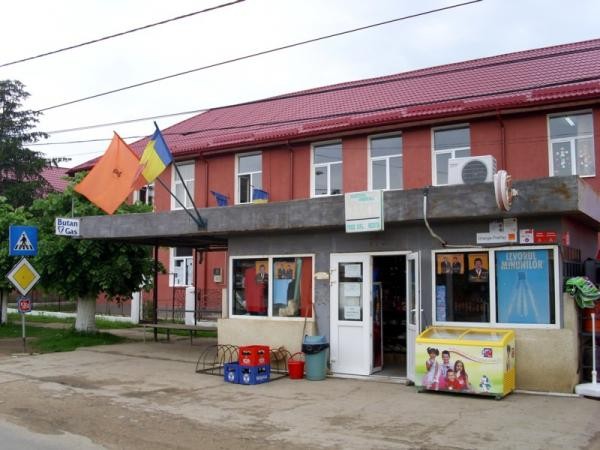 Un chioşc din Fârliug dă dureri de cap autorităţilor