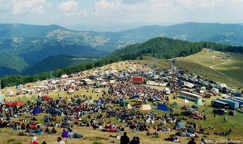 Târgul de Fete de pe Muntele Găina Târgul de Fete de pe Muntele Găina