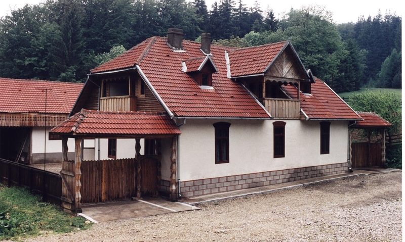 Cabanele Direcţiei Silvice din Caraş-Severin vor fi modernizate Cabanele Direcţiei Silvice din Caraş-Severin vor fi modernizate