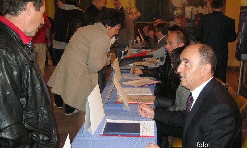 [AUDIO] Bursa locurilor de muncă din Reşiţa nu a prezentat interes pentru tineri