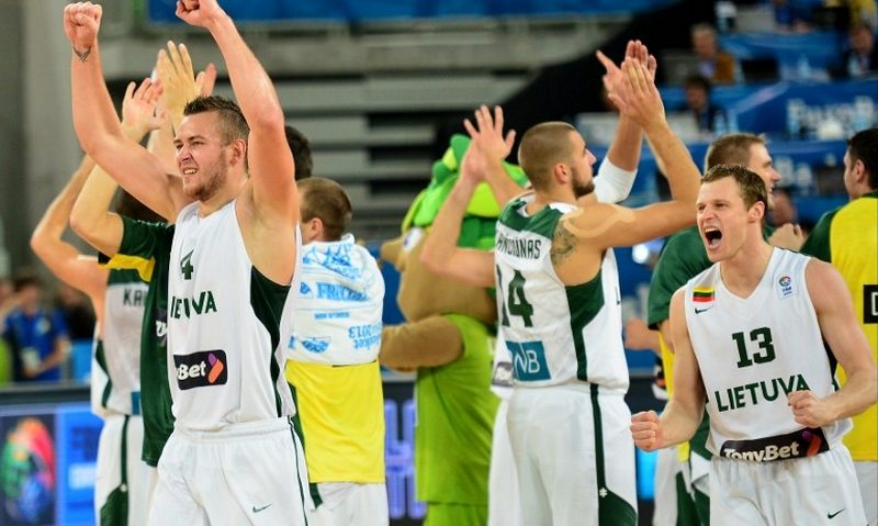 Lituania s-a calificat în semifinalele Europeanului de baschet masculin Lituania s-a calificat în semifinalele Europeanului de baschet masculin