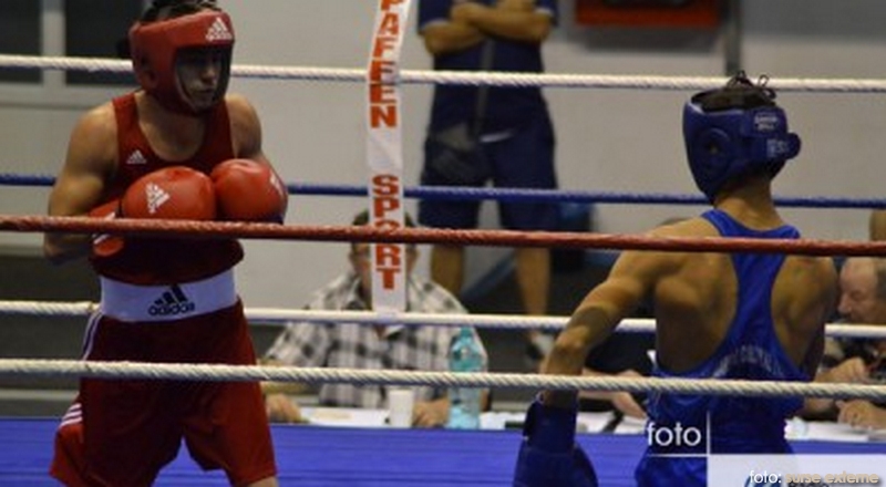 [UPDATE] Un aur, un argint şi un bronz au obţinut reşiţenii la Campionatul Naţional de box