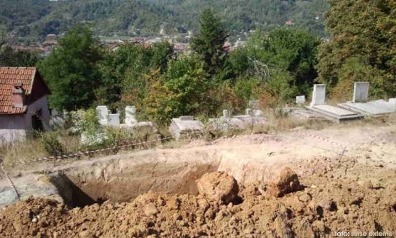 Profanare de morminte cu girul primăriei Profanare de morminte cu girul primăriei
