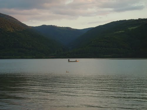 Anomalii în Clisura Dunării: una spune legea, alta se întâmplă Anomalii în Clisura Dunării: una spune legea, alta se întâmplă