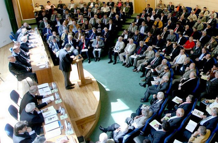 FRF îl dă în judecată pe juristul de la FC Universitatea Craiova FRF îl dă în judecată pe juristul de la FC Universitatea Craiova