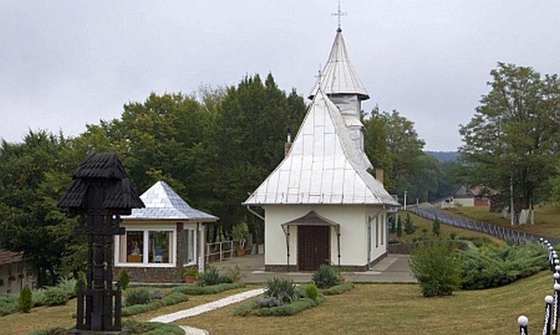 Hram la Mânăstirea de la Brebu Hram la Mânăstirea de la Brebu