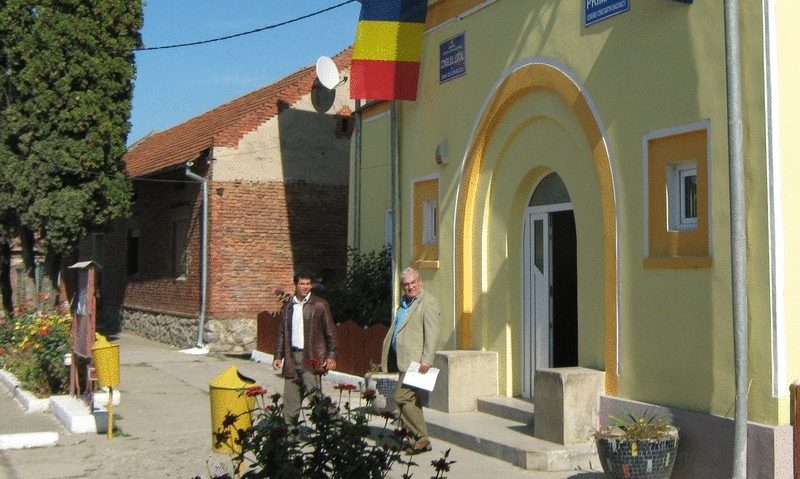 Administraţia publică din Constantin Daicoviciu alocă bani pentru asfaltări Administraţia publică din Constantin Daicoviciu alocă bani pentru asfaltări