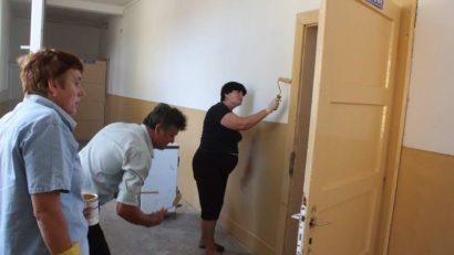 [AUDIO] Lupta şcolilor pentru obţinerea autorizaţiilor sanitare de funcţionare continuă