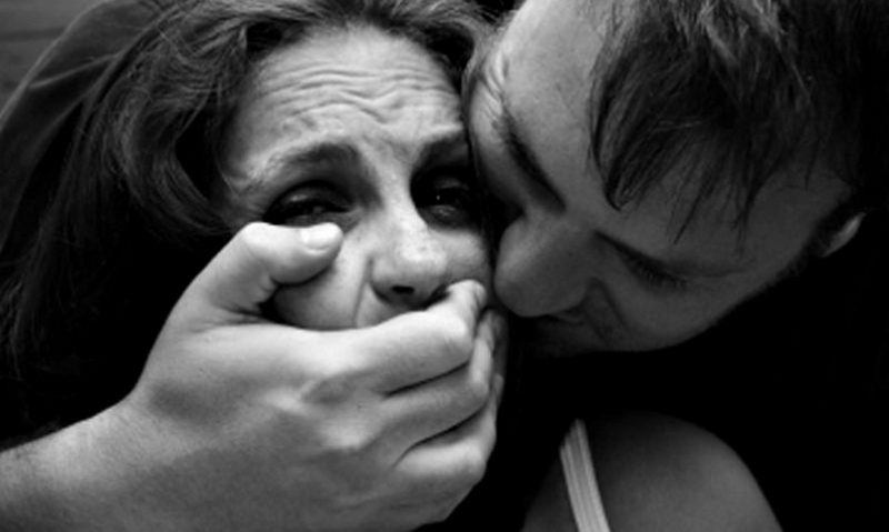 Tânără violată în Reşiţa Tânără violată în Reşiţa