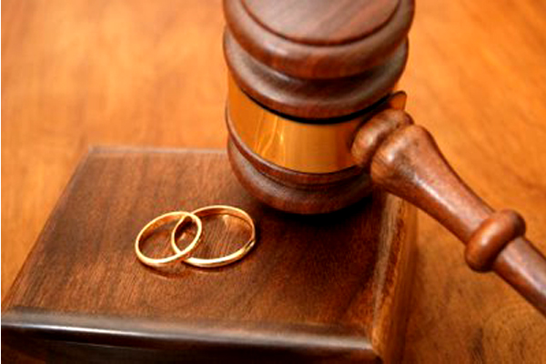 Divorţul la primărie: mai simplu şi mai rapid Divorţul la primărie: mai simplu şi mai rapid