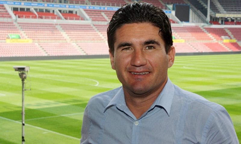 Ovidiu Stîngă este noul antrenor al echipei de fotbal a Primăriei Craiova Ovidiu Stîngă este noul antrenor al echipei de fotbal a Primăriei Craiova