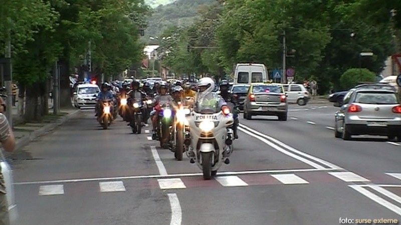Motocicliştii încurajează bolnavii de cancer Motocicliştii încurajează bolnavii de cancer
