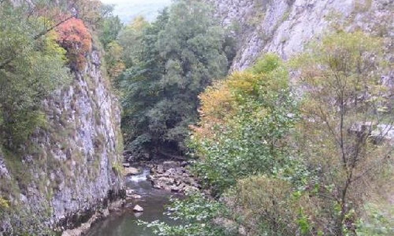 Valea Minişului în expunere la Reşiţa Valea Minişului în expunere la Reşiţa