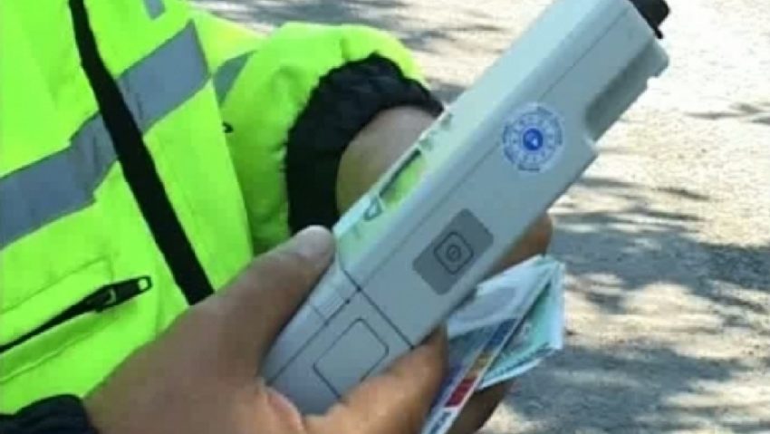 Patru dintr-o lovitură pe strada Ţerovei din Reşiţa Patru dintr-o lovitură pe strada Ţerovei din Reşiţa
