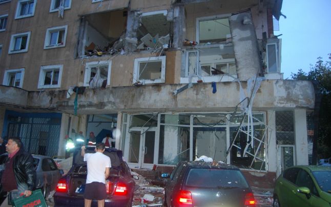 [UPDATE][AUDIO] Comisia de expertiză tehnică a decis: imobilul reşiţean afectat de explozia din 1 octombrie nu mai poate fi locuit, deocamdată