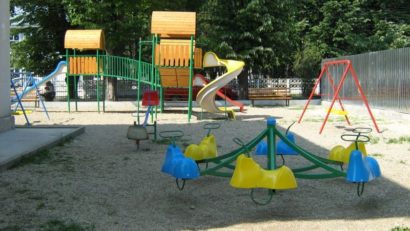 Loc de joacă pentru copiii din Valea Domanului din Reşiţa