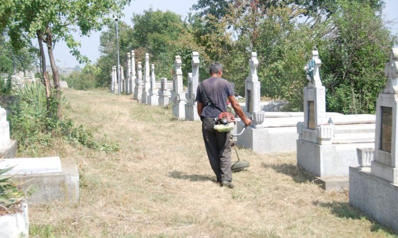 Somaţii pentru reşiţenii care nu şi-au plătit locurile de veci Somaţii pentru reşiţenii care nu şi-au plătit locurile de veci