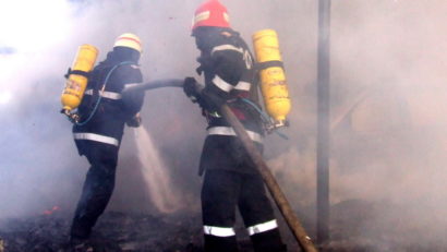 Incendiu la un adăpost de animale