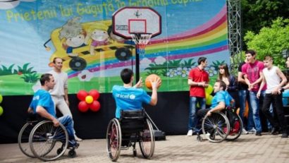 Rampele și grupurile sanitare pentru copiii cu dizabilități, obligatorii în școlile din Caraș-Severin