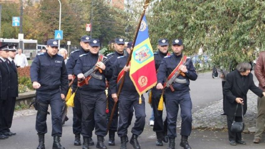 Ziua armatei, sărbătorită la Reşiţa Ziua armatei, sărbătorită la Reşiţa