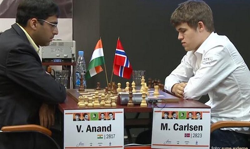 Magnus Carlsen îl conduce pe Viswanathan Anand în meciul pentru titlul mondial la șah Magnus Carlsen îl conduce pe Viswanathan Anand în meciul pentru titlul mondial la șah