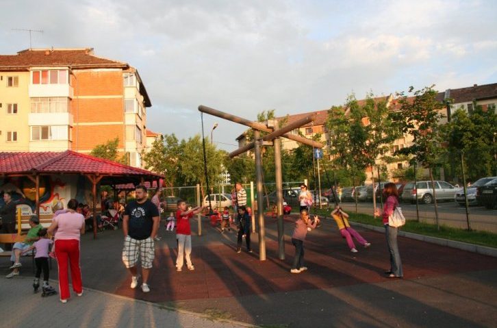 Un nou loc de joacă la Timişoara Un nou loc de joacă la Timişoara