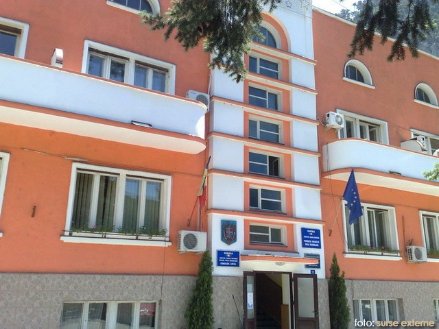 Posturile de asistenţi personali ai persoanelor cu handicap grav din Băile Herculane s-ar putea desfiinţa Posturile de asistenţi personali ai persoanelor cu handicap grav din Băile Herculane s-ar putea desfiinţa