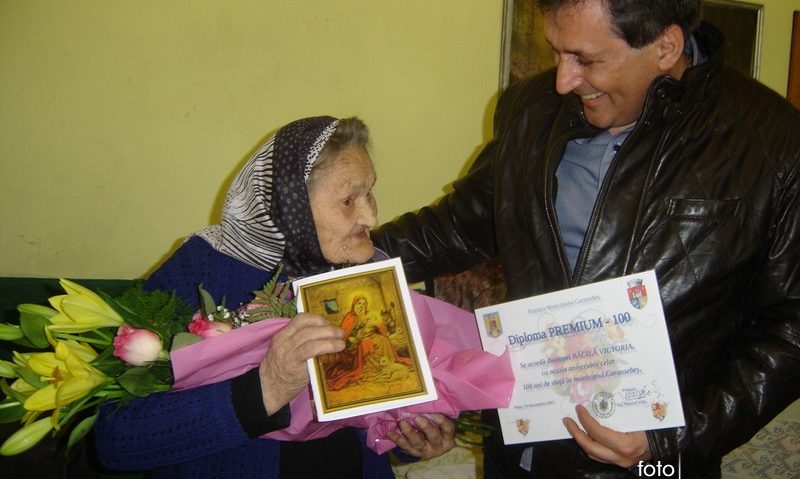 Primăria Caransebeş îi premiază pe cei mai longevivi cetăţeni Primăria Caransebeş îi premiază pe cei mai longevivi cetăţeni