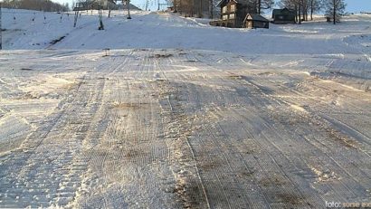 Turiştii care aleg muntele se pot bucura doar de vreme bună