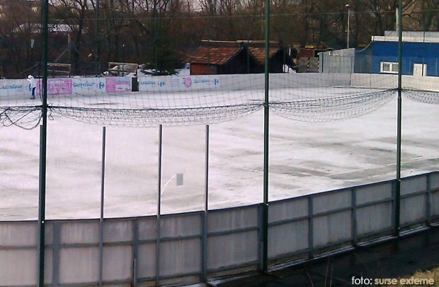 Temperaturile ridicate din ultimele zile au închis patinoarul din Lugoj Temperaturile ridicate din ultimele zile au închis patinoarul din Lugoj