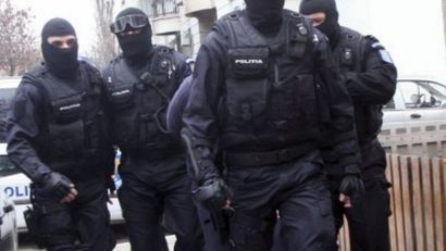 Percheziții în Caraș-Severin și Timiș la traficanți de droguri