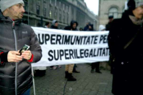 PROTEST! Timişorenii nu sunt de acord cu legea amnistiei PROTEST! Timişorenii nu sunt de acord cu legea amnistiei