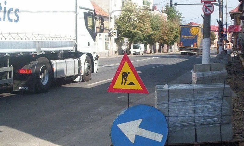 Investiţii în reabilitarea străzilor din Caransebeş Investiţii în reabilitarea străzilor din Caransebeş