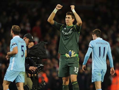 Clubul german Borussia Monchengladbach este interesat de timișoreanul Costel Pantilimon Clubul german Borussia Monchengladbach este interesat de timișoreanul Costel Pantilimon