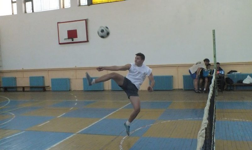 Fotbal- tenis la Reșița Fotbal- tenis la Reșița