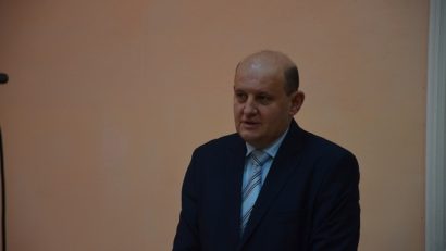 Administraţia publică din Oţelu Roşu se pregăteşte de investiţii majore