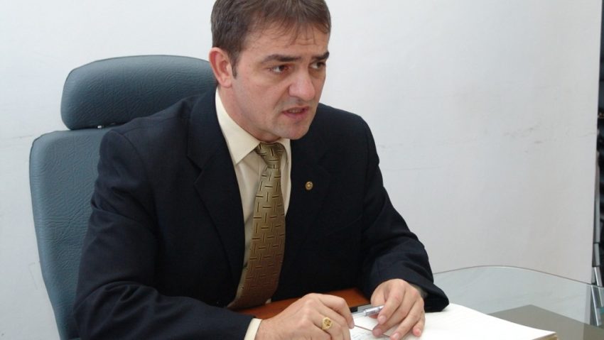 Primarul Reşiţei, în căutare de fonduri Primarul Reşiţei, în căutare de fonduri