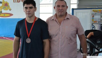 Cel mai bun sportiv al județului Caraș-Severin în 2013 este luptătorul Vlad Caraș