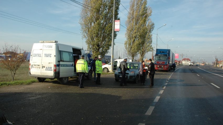 Transportatorii publici cărăşeni trebuie să aibă plăcuţe speciale Transportatorii publici cărăşeni trebuie să aibă plăcuţe speciale