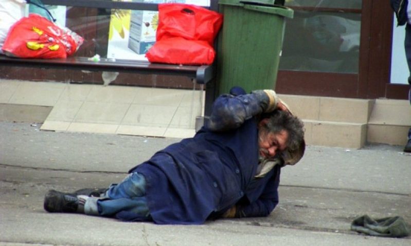 Adăpostul de iarnă din Lugoj şi-a deschis porţile pentru oamenii străzii Adăpostul de iarnă din Lugoj şi-a deschis porţile pentru oamenii străzii