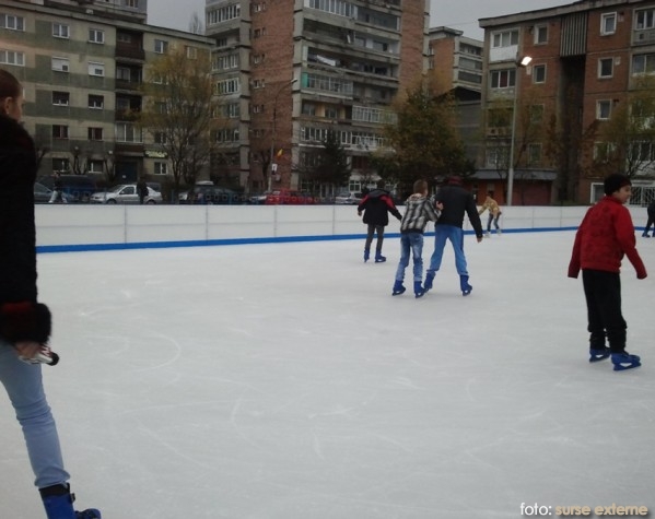 La patinoarele hunedorene preţurile se „topesc”, iar orarele se prelungesc La patinoarele hunedorene preţurile se „topesc”, iar orarele se prelungesc