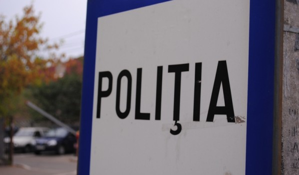 Poliţiştii cărăşeni, în serviciul cetăţenilor Poliţiştii cărăşeni, în serviciul cetăţenilor