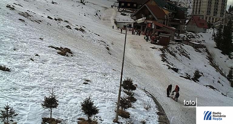 Turiştii de pe munte se pot bucura doar de vremea bună Turiştii de pe munte se pot bucura doar de vremea bună