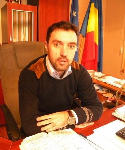 Primăria Gătaia riscă să rămână fără angajaţi Primăria Gătaia riscă să rămână fără angajaţi