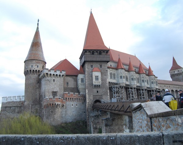 Program special la Castelul Corvinilor cu ocazia Crăciunului şi Anului Nou Program special la Castelul Corvinilor cu ocazia Crăciunului şi Anului Nou