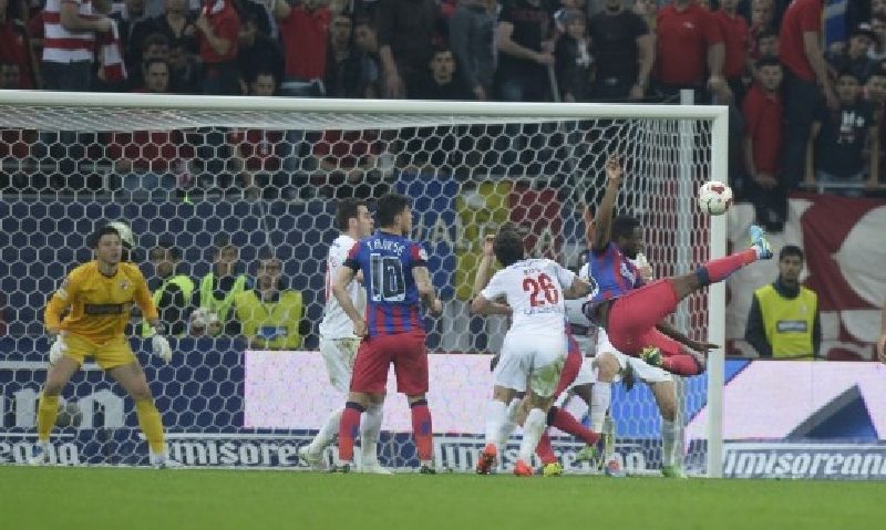 Steaua – Dinamo 5-2 în prima manşă a semifinalelor din Cupa României la fotbal Steaua – Dinamo 5-2 în prima manşă a semifinalelor din Cupa României la fotbal