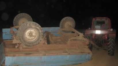 [UPDATE] Pe Semenic, un tractor răsturnat a făcut 3 victime
